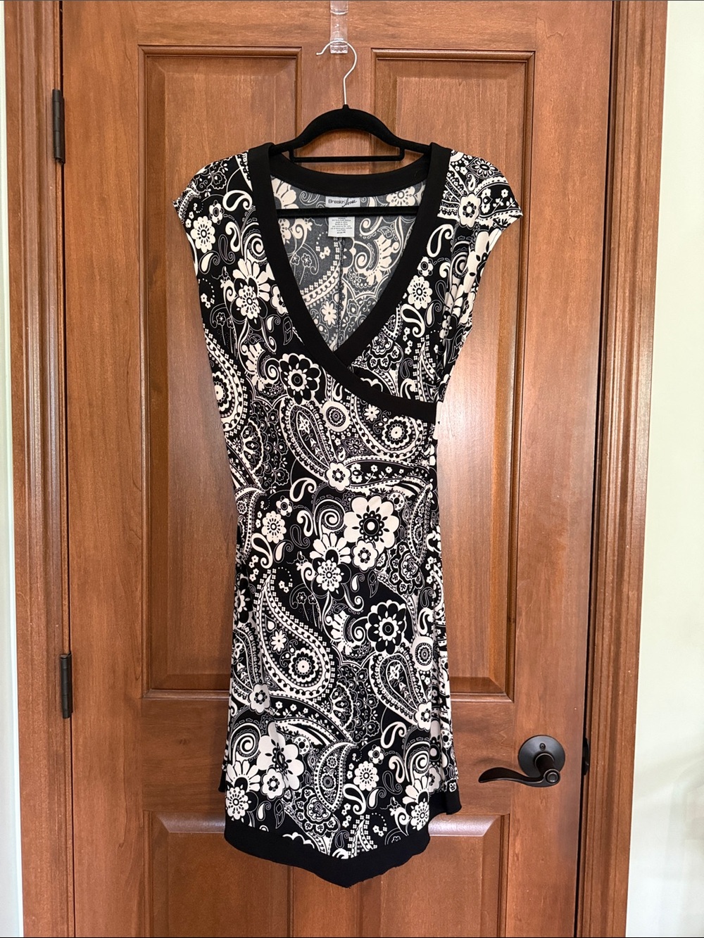 Women’s Black & White Paisley Floral Wrap Dress